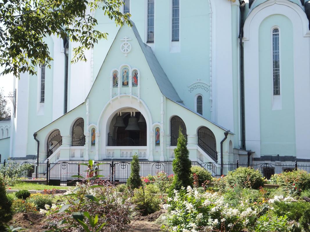 Храм Воскресенья Христова в Сокольниках в Москве Храм Воскресния Христова. Вид сбоку
